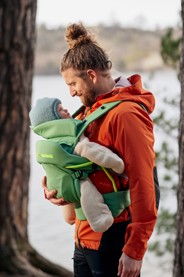 Baby carrier or stroller? And what to choose for outdoor activities?